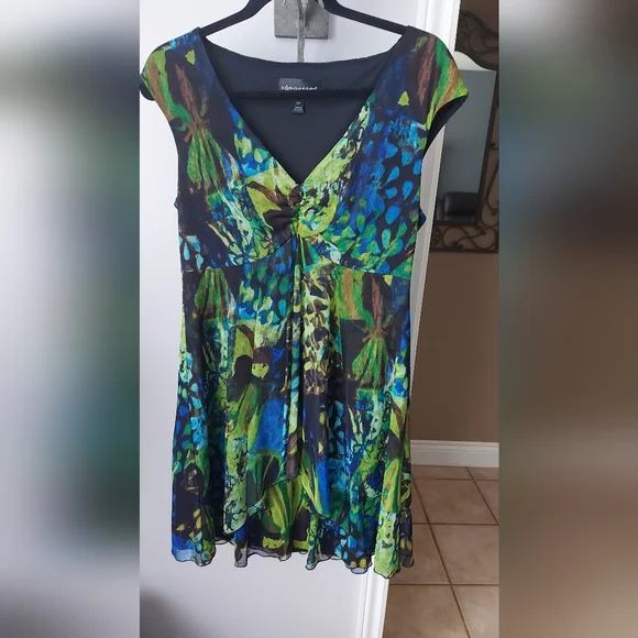 Dress - Picture 1 of 1